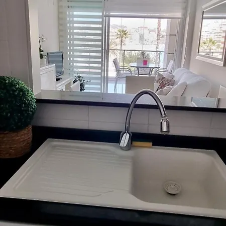 Magic - 1st Line, Seaview, Pool & Parking Apartman